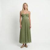 Robe midi évasée à plis – Col rond, taille marquée, élégante pour femme